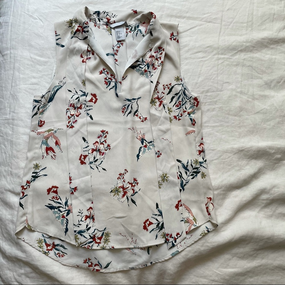H&M floral sleeveless tie neck blouse